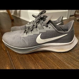 Nike Zoom Tennis Shoes size 9